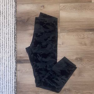 Green Camo leggings Size 4 Lululemon